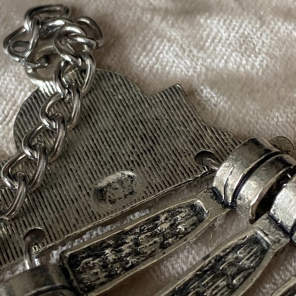 GORGEOUS STATEMENT CHOKER (EUC) - Picture 6 of 8